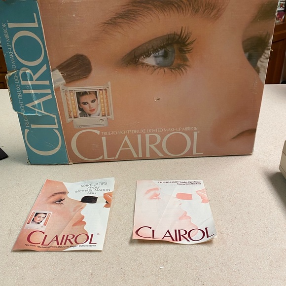 SOLD 👁️👀Vintage 1988  Clairol True-To-Light Make-Up Mirror III trifold - Picture 3 of 10